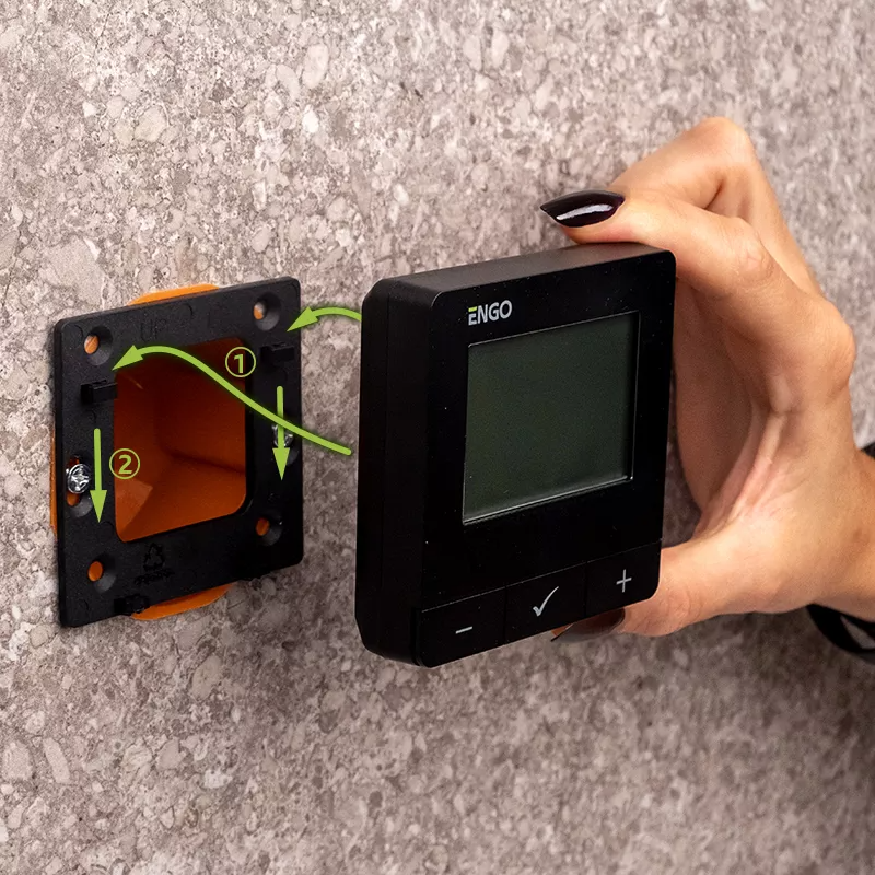 Інтернет терморегулятор ENGO CONTROLS E25-230B ZigBee/868 МГц, 230 В чорний 