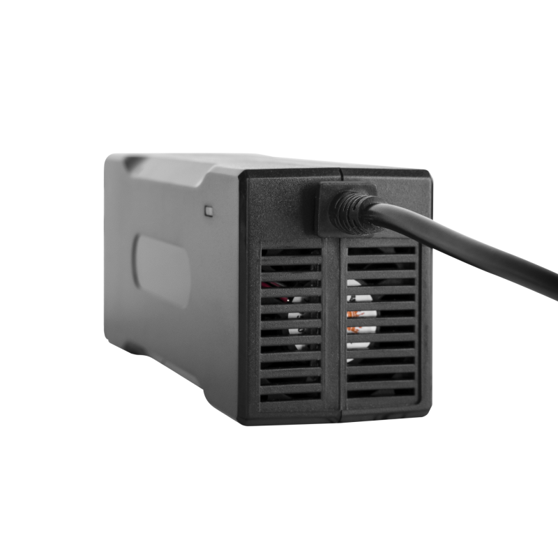 Зарядное устройство для аккумуляторов LogicPower LiFePO4 12V-8A-96W(14577)