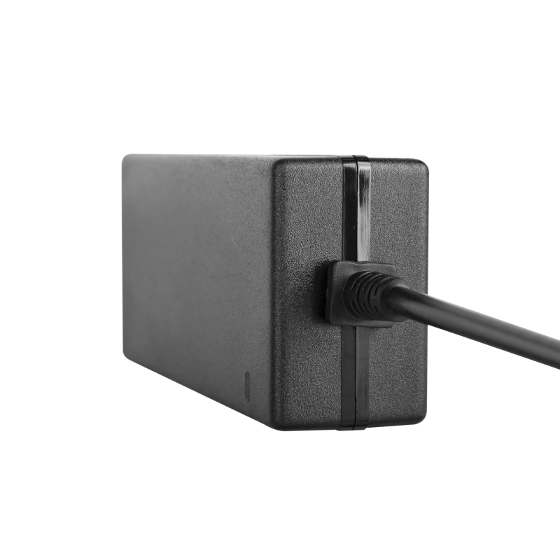 Зарядний пристрій для акумуляторів LogicPower LiFePO4 12V-4A-48W(19294)