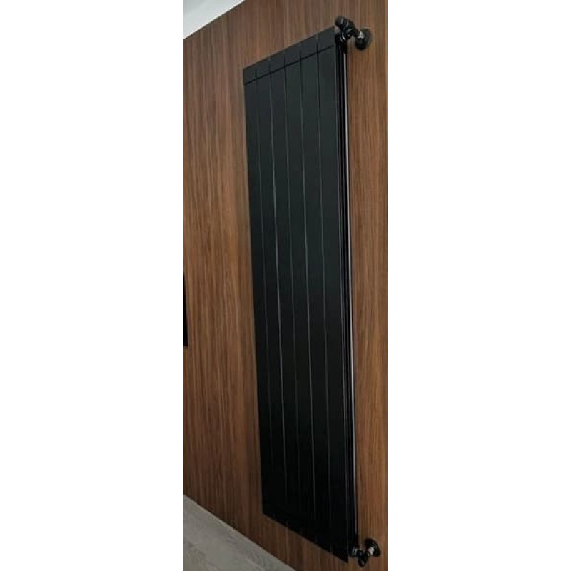 Алюмінієвий радіатор Global OSKAR 1800 black