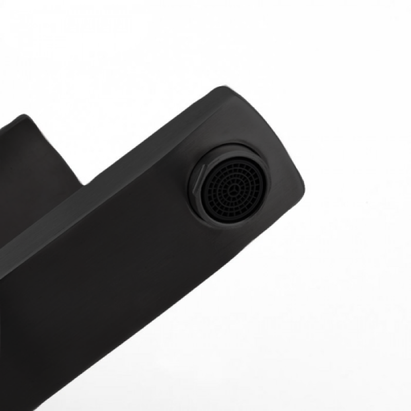 Frap F10802-6 – Змішувач для умивальника чорний