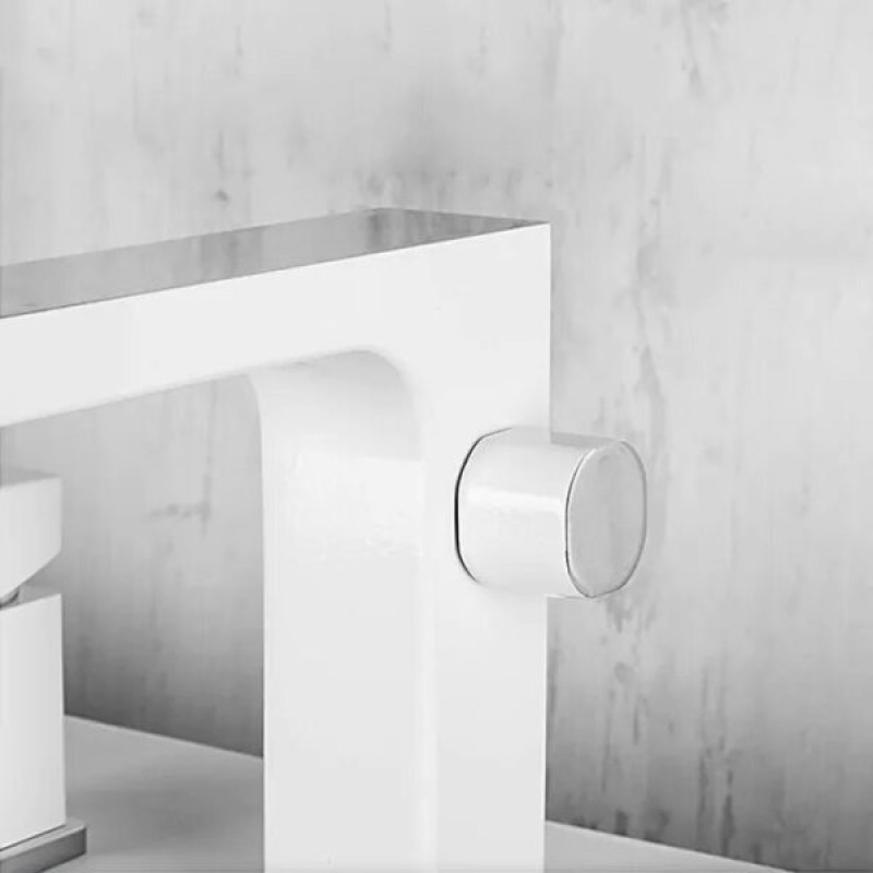 Gappo G1117-8 – Смеситель на борт ванны белый.