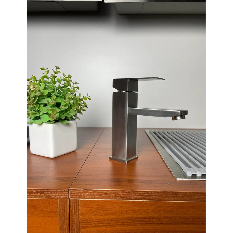 Змішувач для умивальника WEZER PRO1-02-GUNGREY (збройова сталь, сірий)