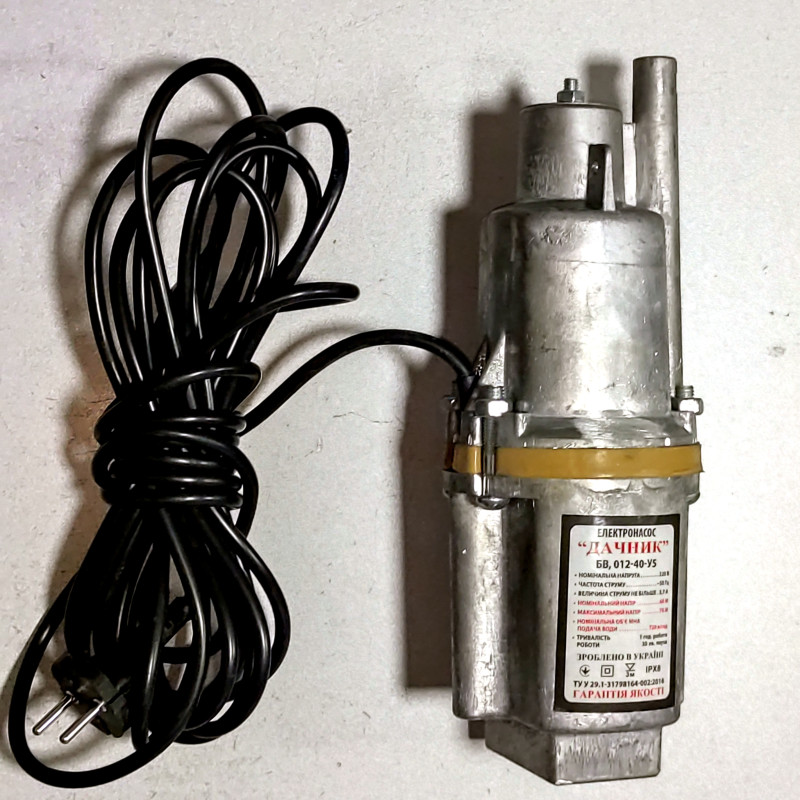 Вібраційний насос «Дачник» один клапан, верхній забір