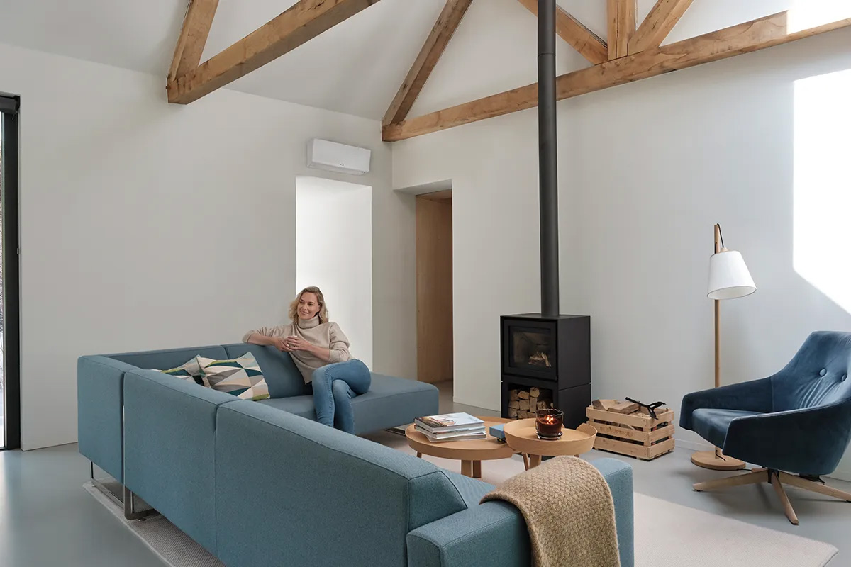 Дизайн Инверторный кондиционер DAIKIN FTXTM40S/RXTM40A (40 кв.м)