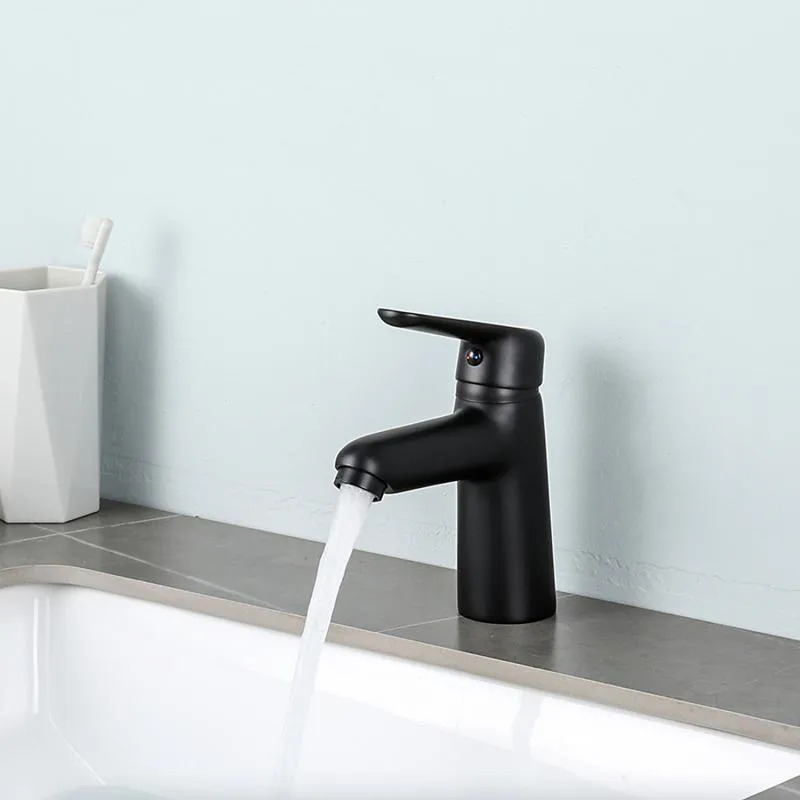 Ілюстративне зображення змішувача для умивальника Frap F1017-6 у ванній кімнаті