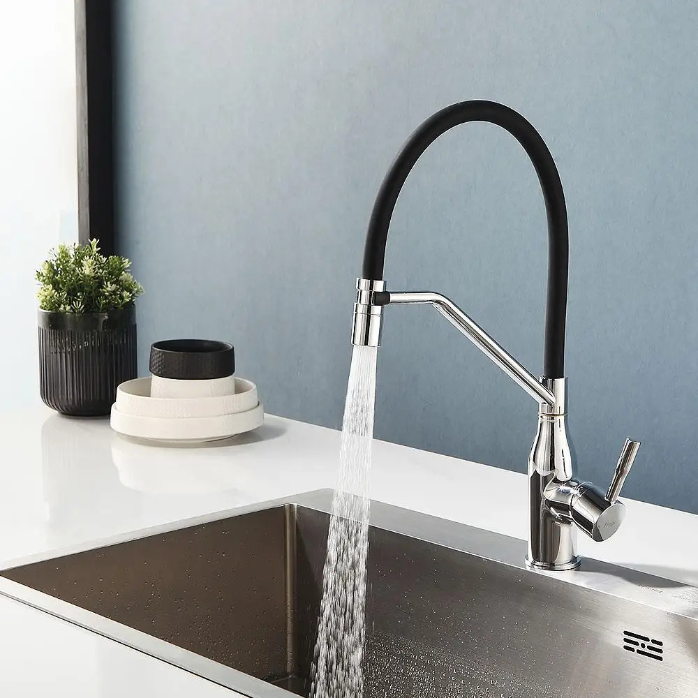 Иллюстративное изображение смесителя Frap F4497 на кухне